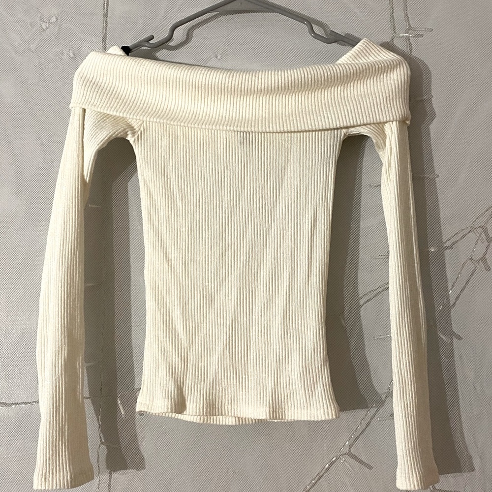 Forever 21 White Off The Shoulder Women’s Small Sweater